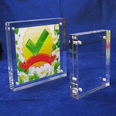 Alto supporto acrilico trasparente del segno